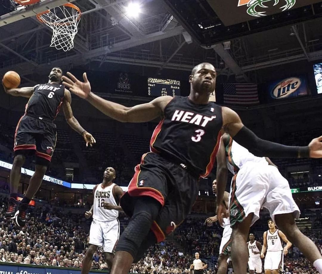 萨在至少一 萨在至少一