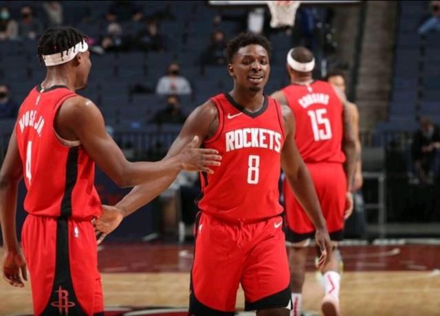 舆论承压 舆论承压